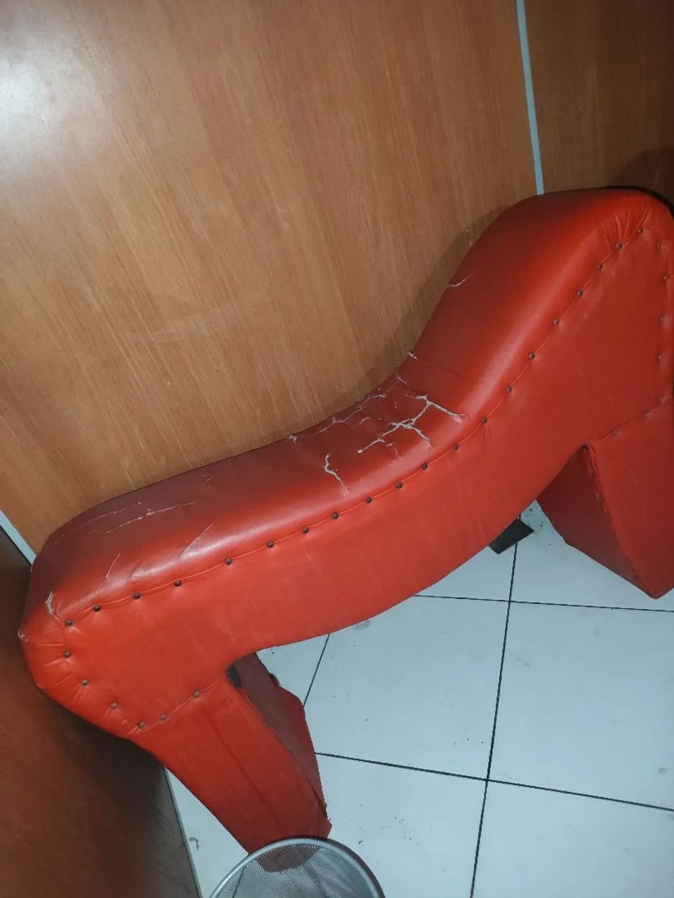 Poltrona erótica danificada  - Foto 2