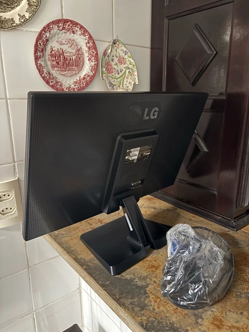 Monitor LG Flatron 20M37AA-B de 19,5 polegadas - Foto 2