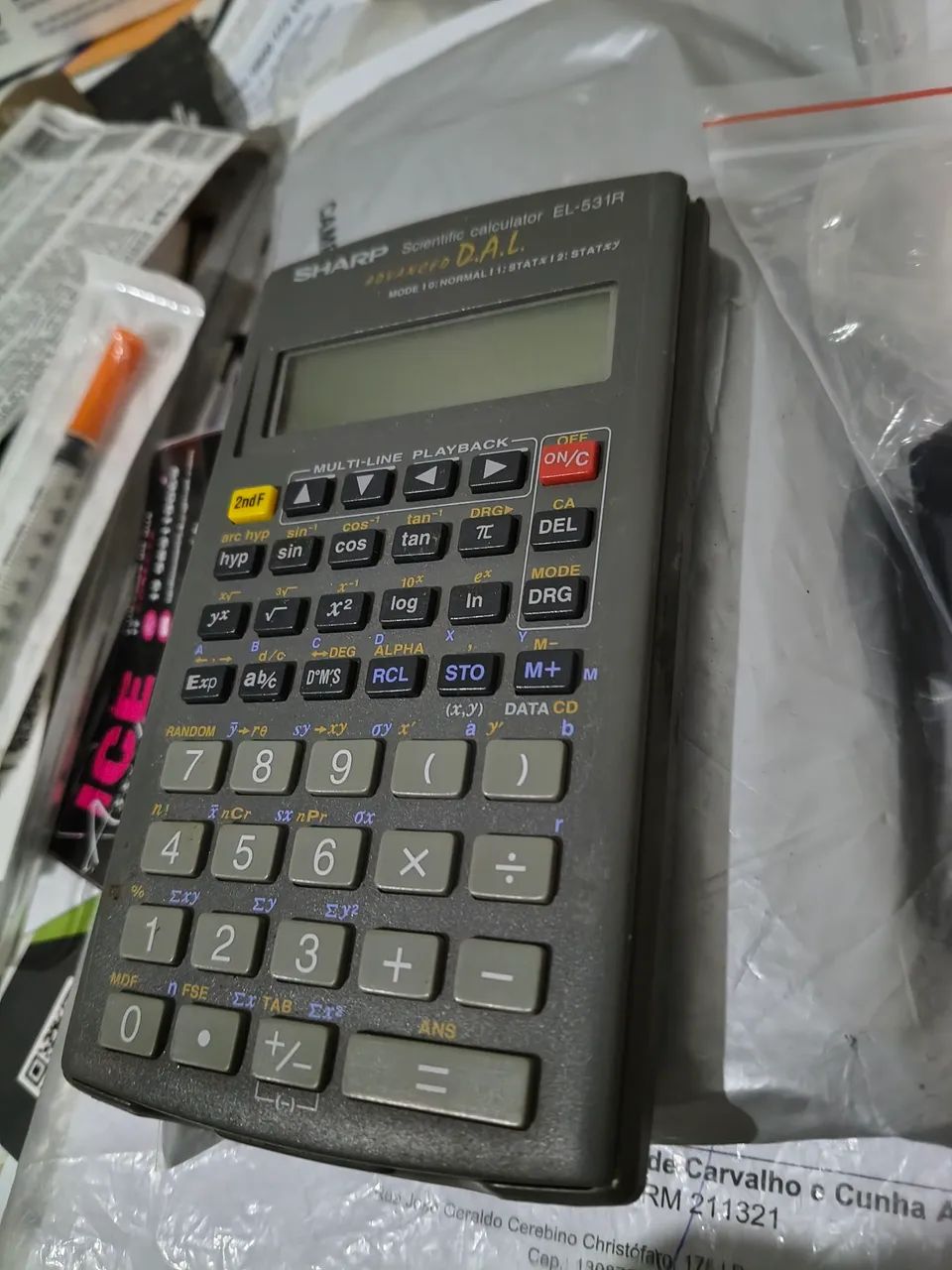 Calculadora científica Sharp EL-531R está sem bateria 