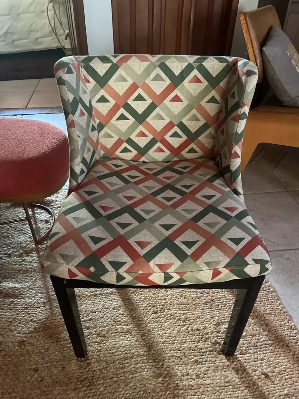Poltrona restaurada à venda - R$ 450,00