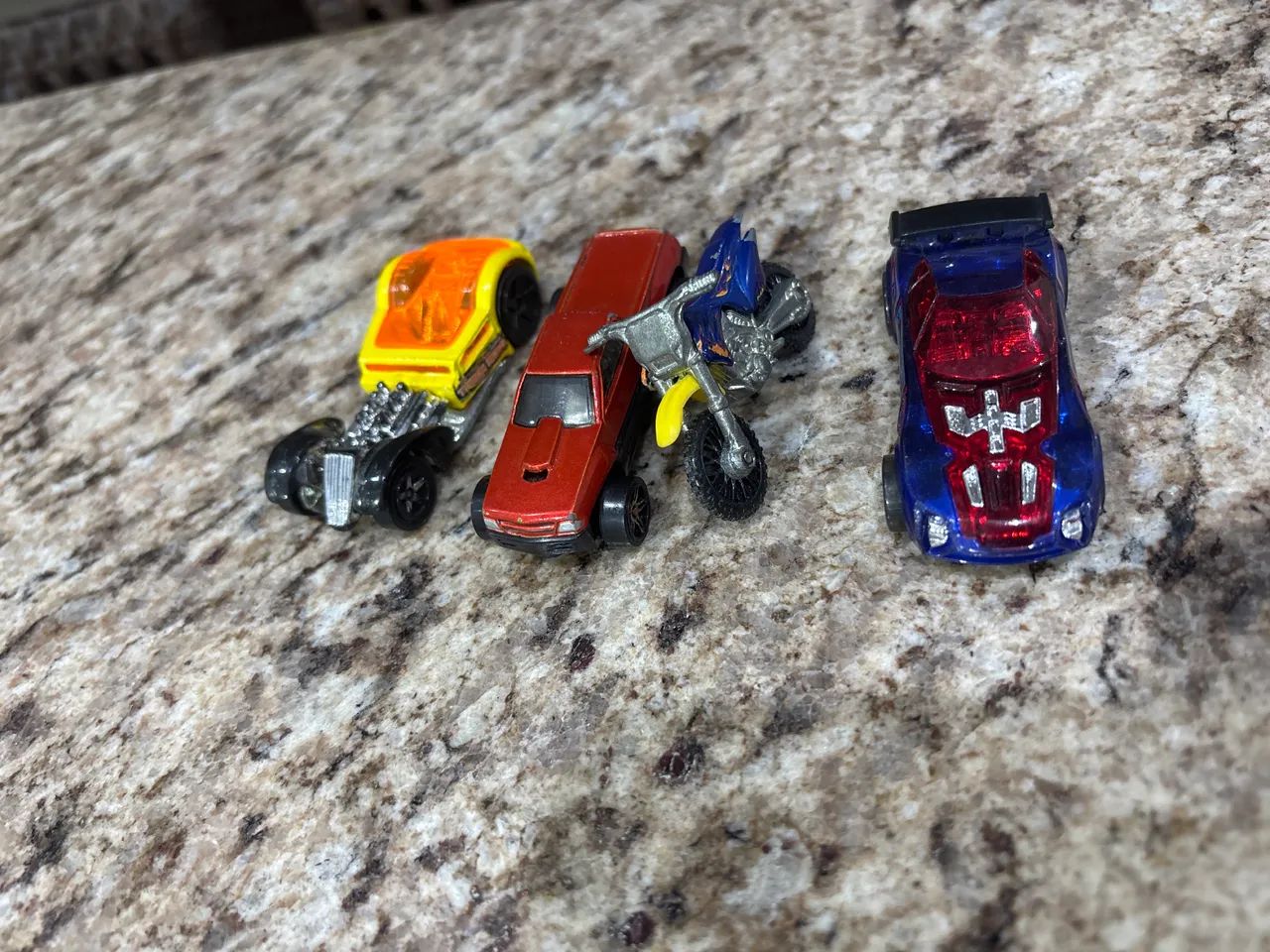 Carrinhos hot wheels 