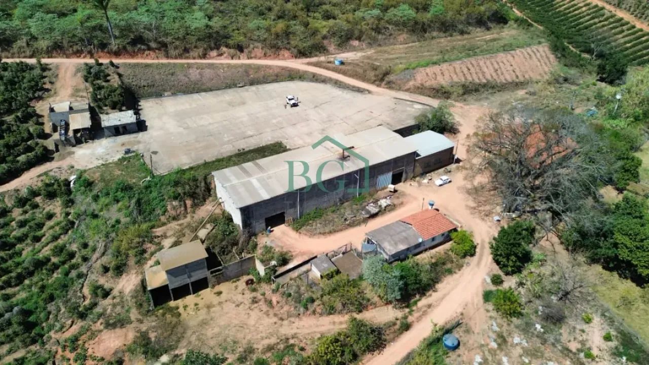 Excelente Sítio cafeeiro á venda na Cidade de Caconde SP.