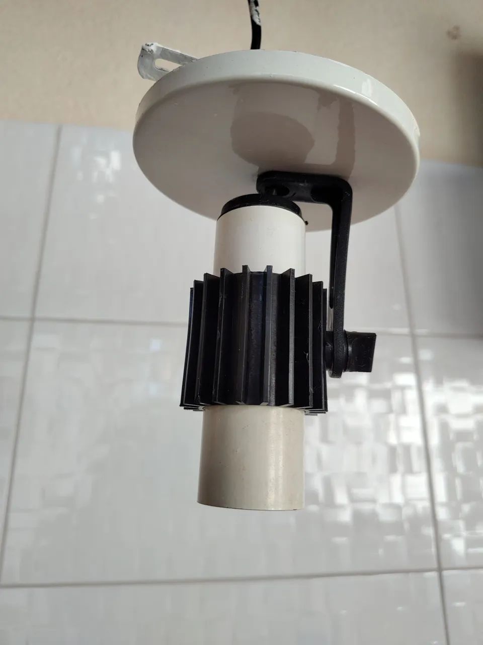 Spot branco bivolt 