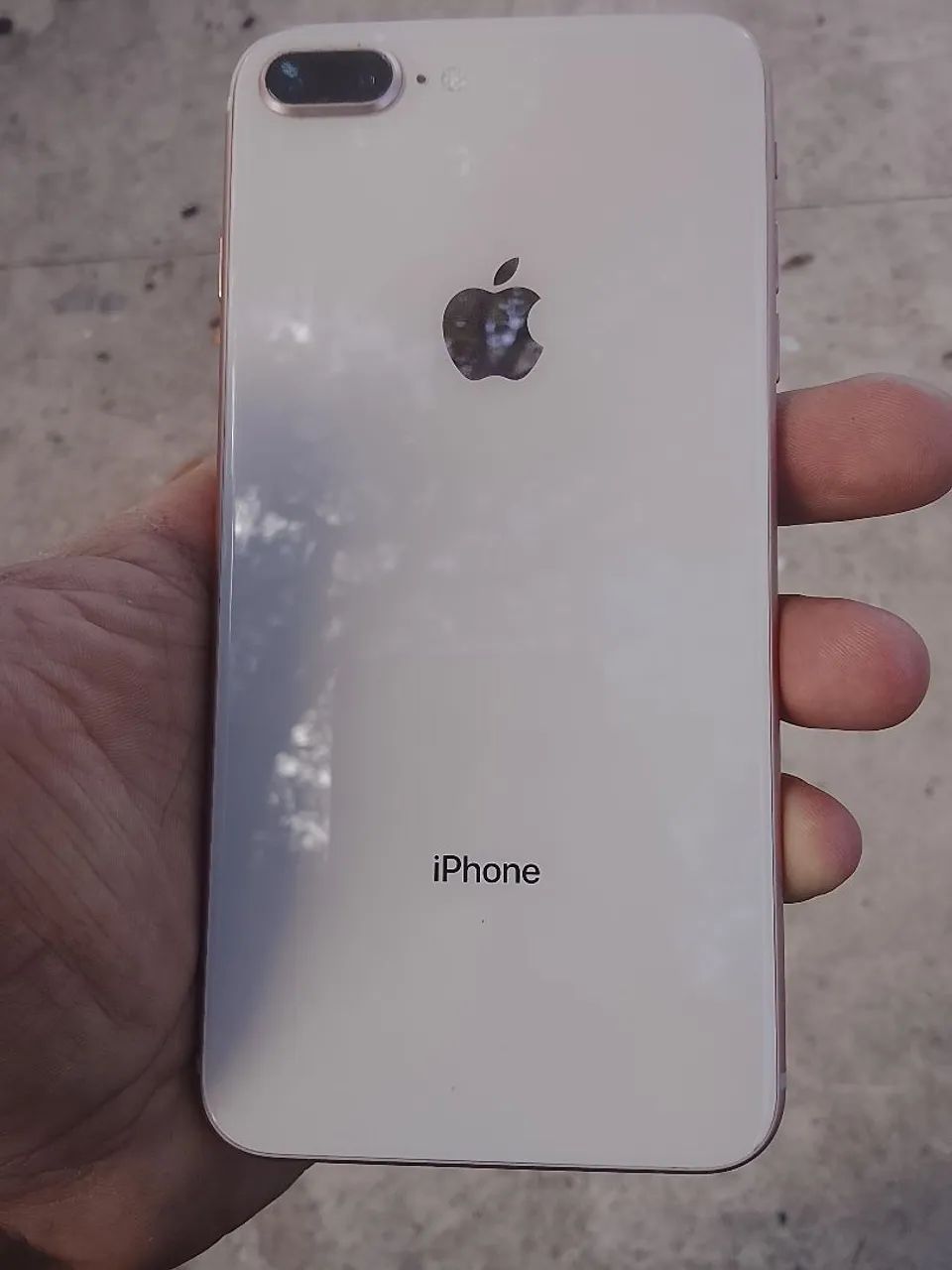 iPhone 8 Plus dourado  - Foto 2