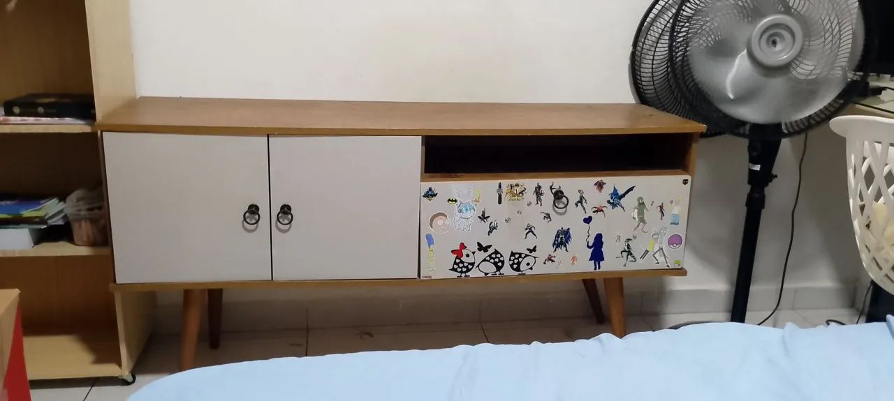 Rack retrô, para sala ou quarto