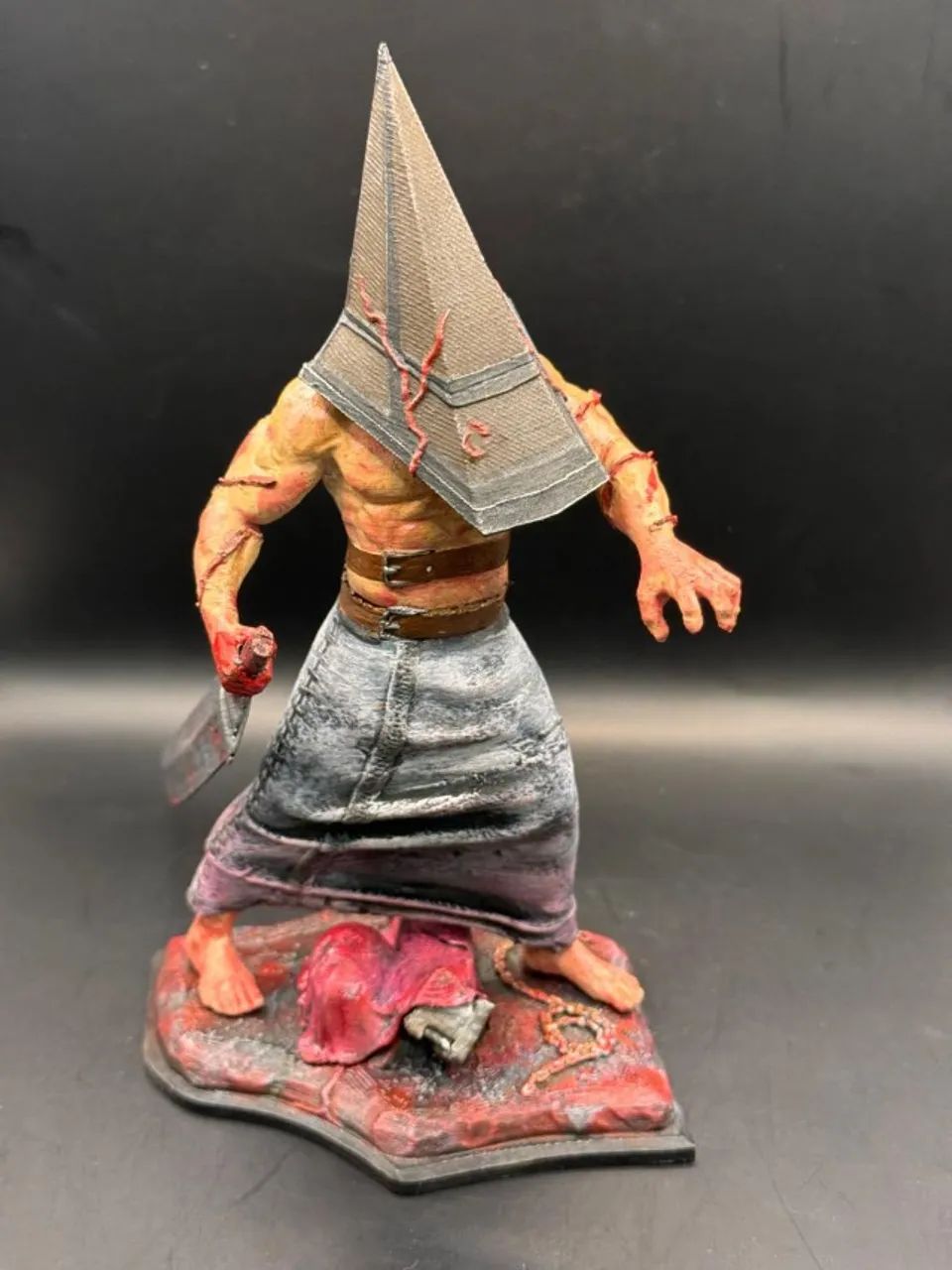 Boneco Pyramid Head Action Figure Silent Hill Cabeça de Pirâmide