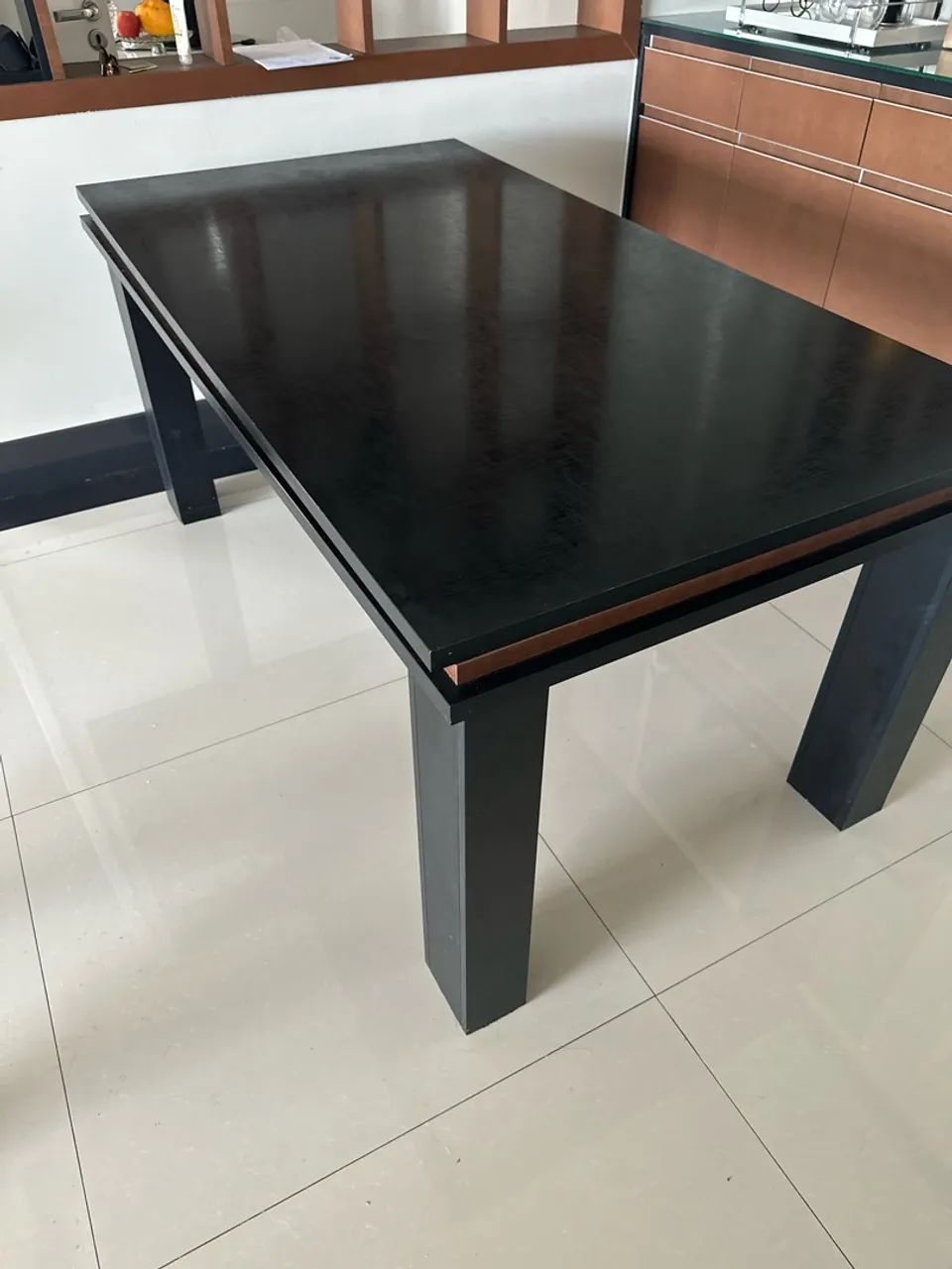 Vende-se mesa de jantar madeira maciça  - Foto 2