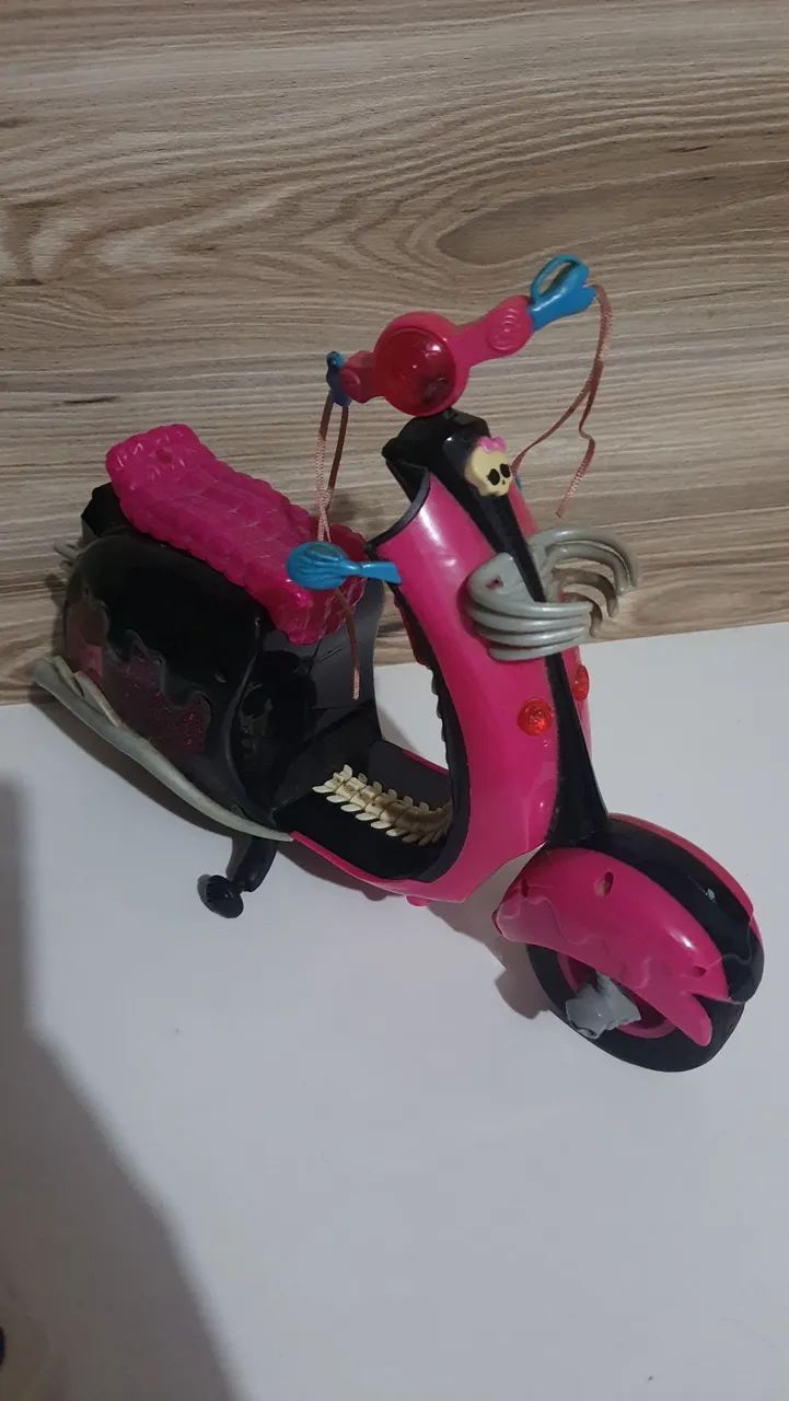 Moto com controle remoto da moster high 