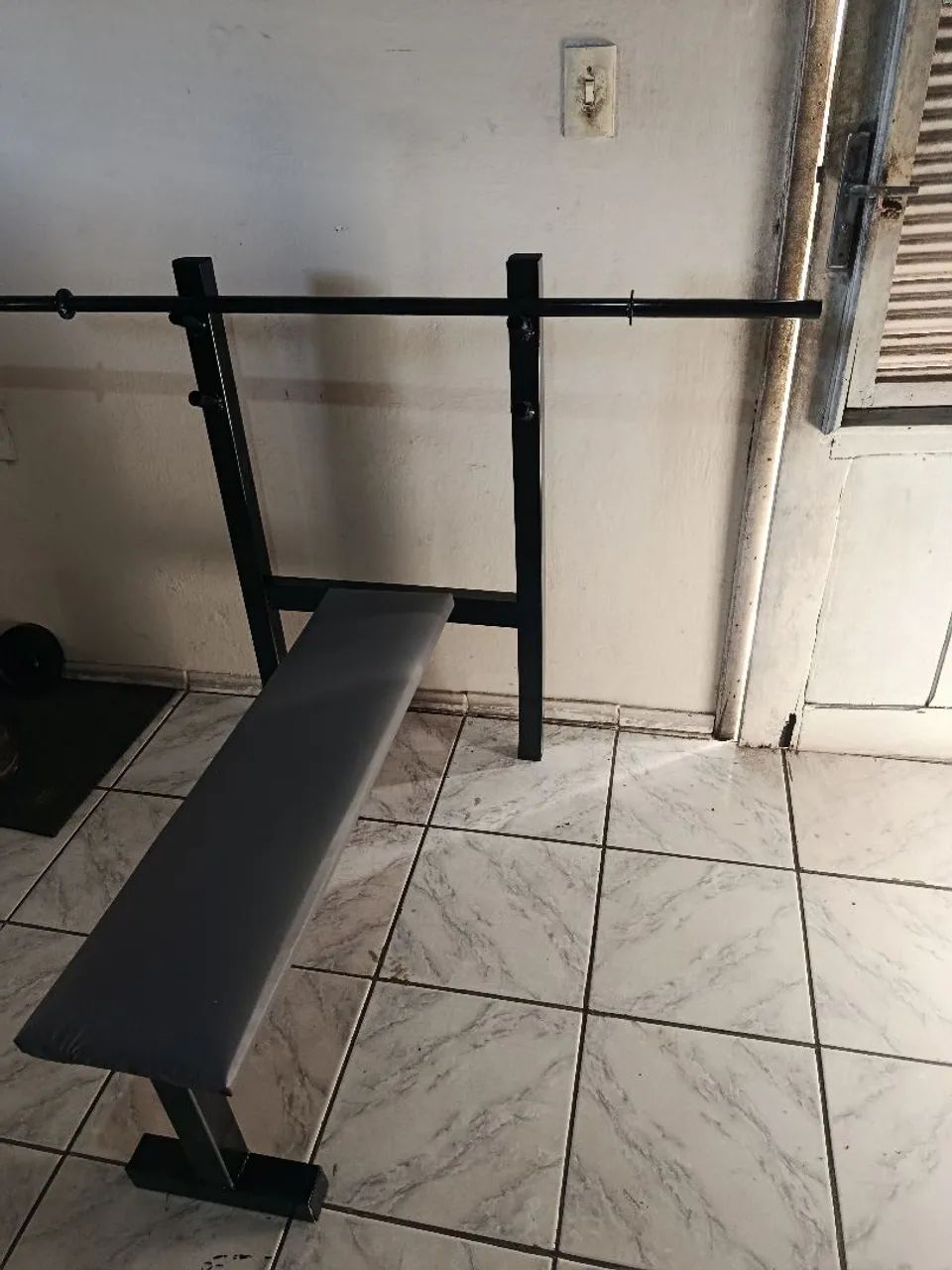 Banco supino reto com barra  - Foto 3