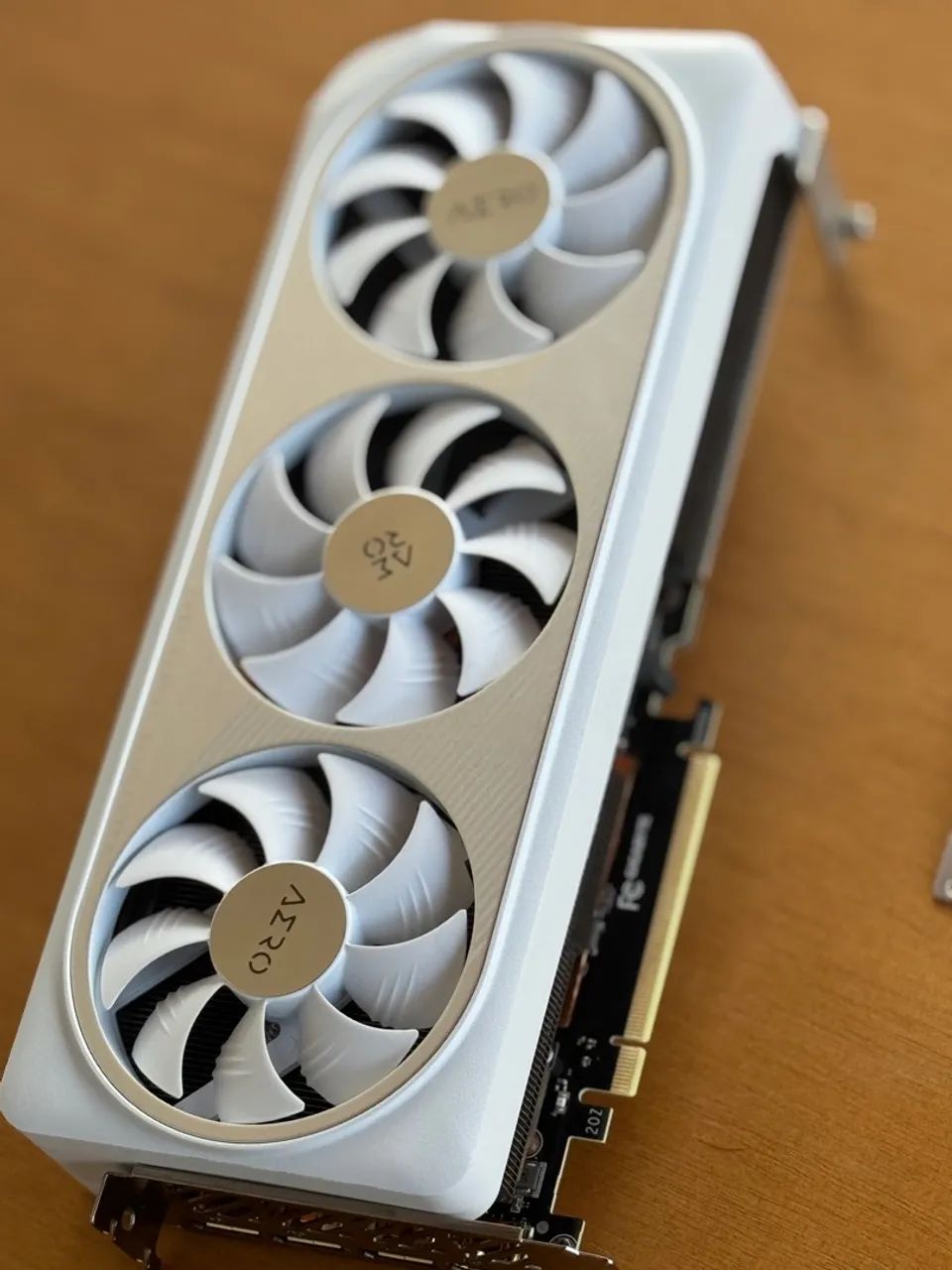 Gigabyte GeForce RTX 4070 Ti AERO OC 12G - Foto 2