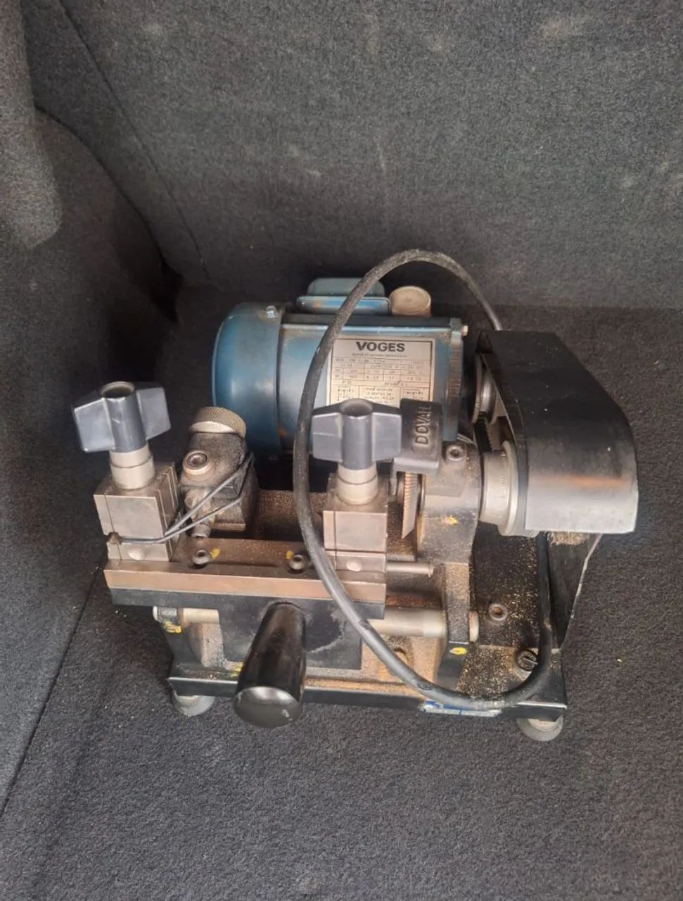 VENDO MAQUINA DE COPIAR CHAVE 