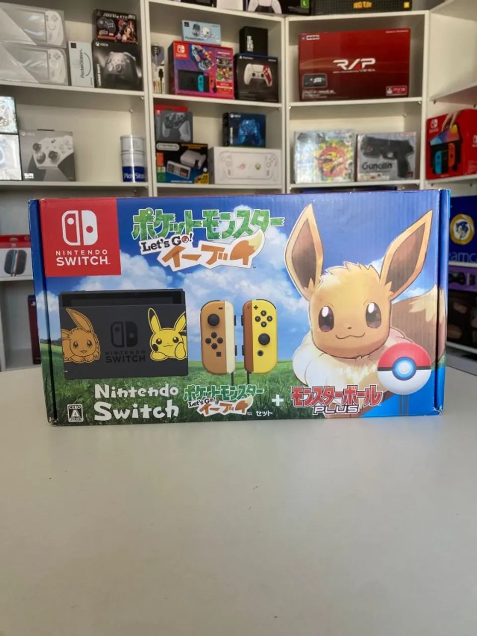 Vendo Nintendo Switch Let?s Go Eevee Japonês Semi novo