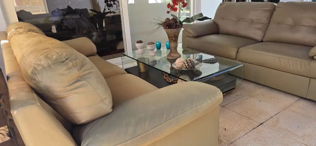 OPORTUNIDA-Conjunto Sofá Couro (2 peças) em Excelente estado - Foto 5