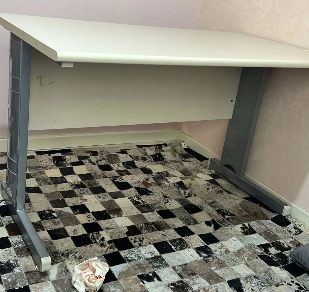 Mesa cinza para escritório.  - Foto 3