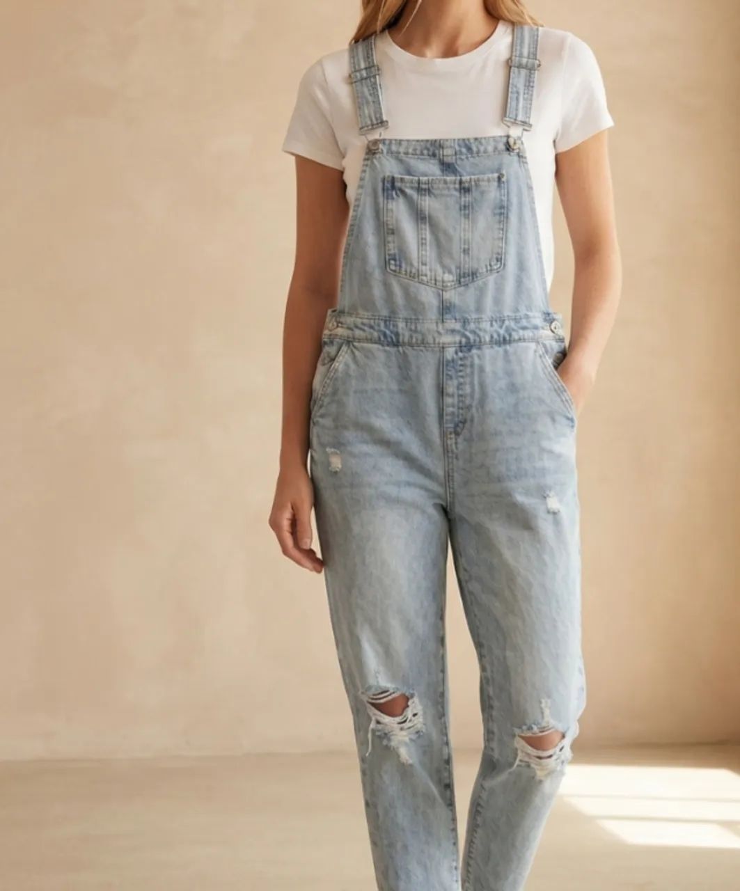 Macacão Jeans Estiloso e Super Conservado!