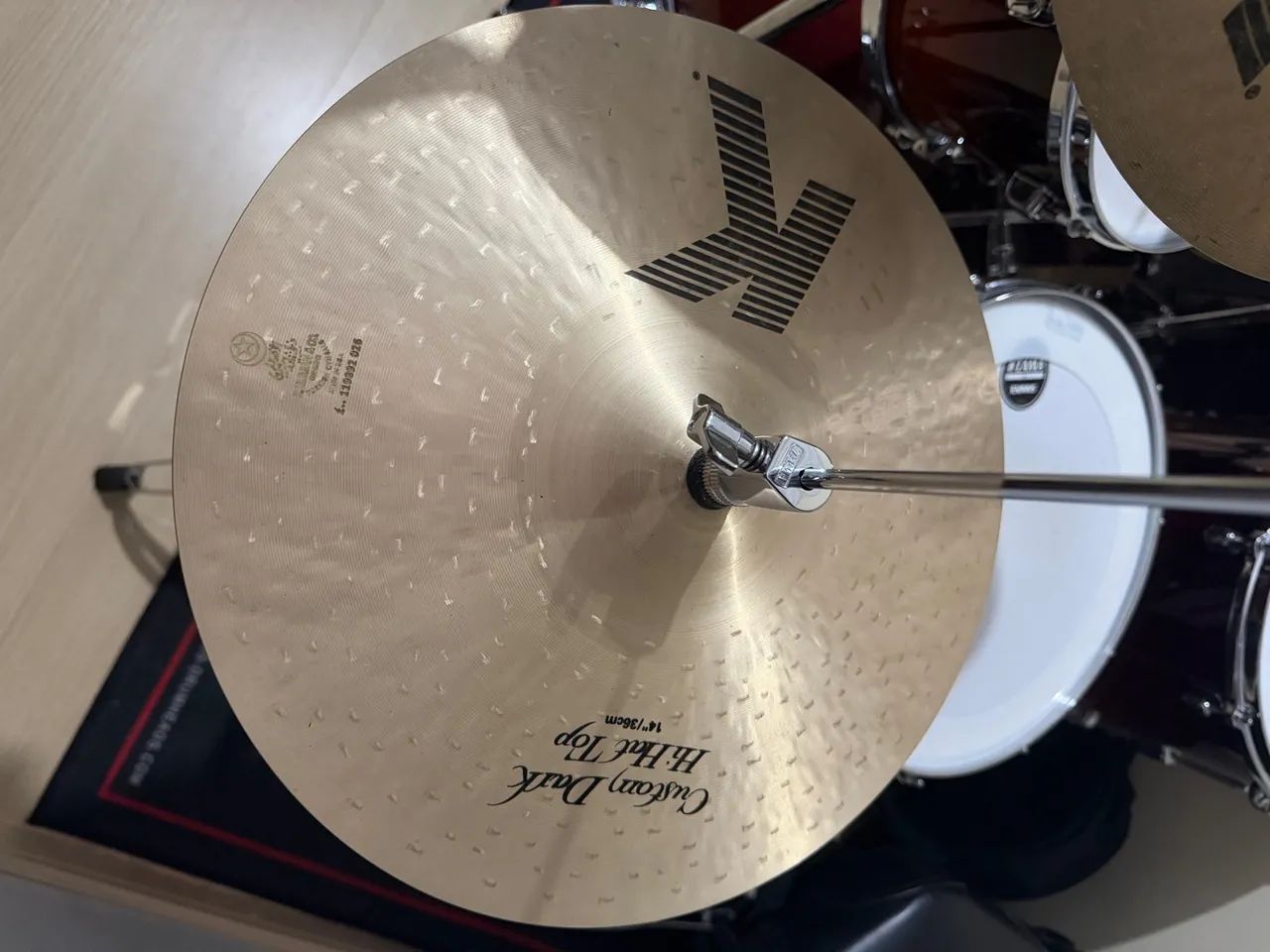 Hit hat Zildjian K Dark Custom 14 polegadas impecável.