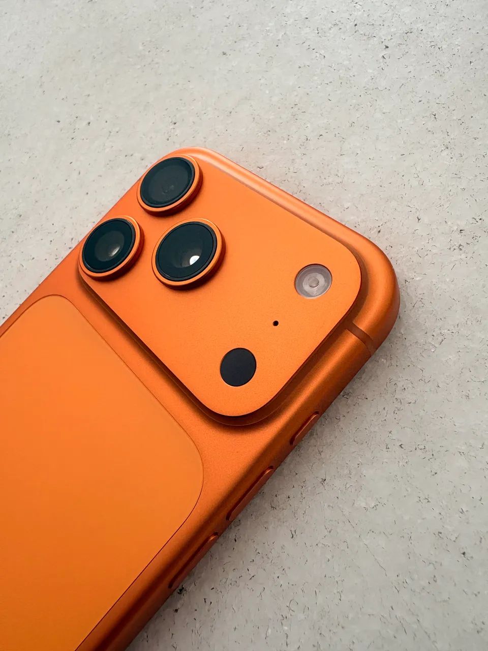 iPhone 17 Pro 256 Gb com carregador e cabo - Foto 2