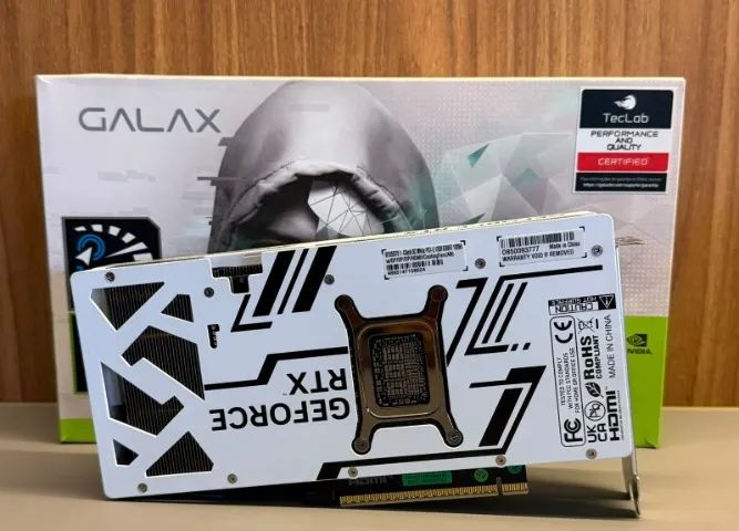 RTX 5070 12GB  GALAX WHITE - Foto 2