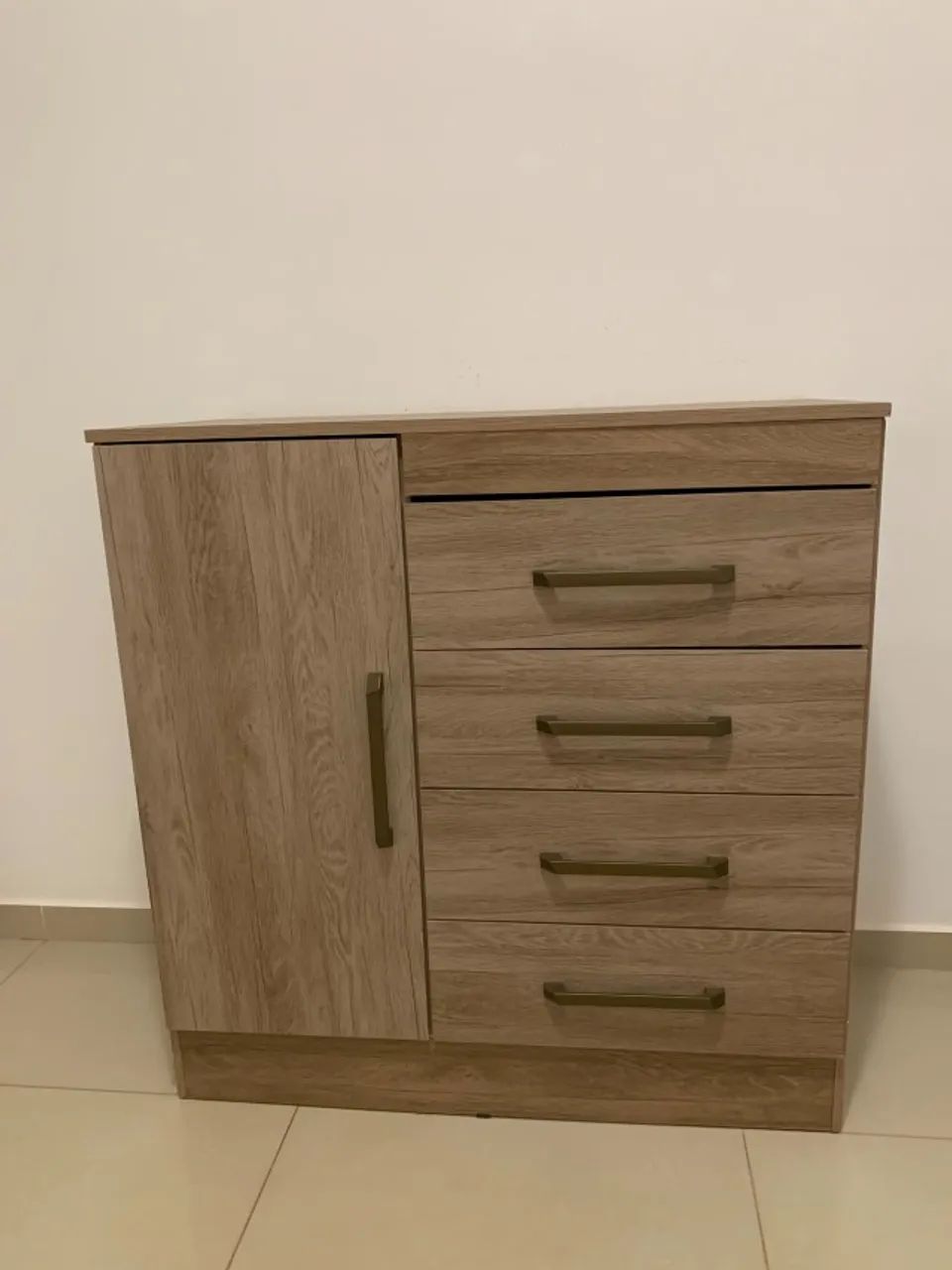 COMODA 4 GAVETAS NOGAL