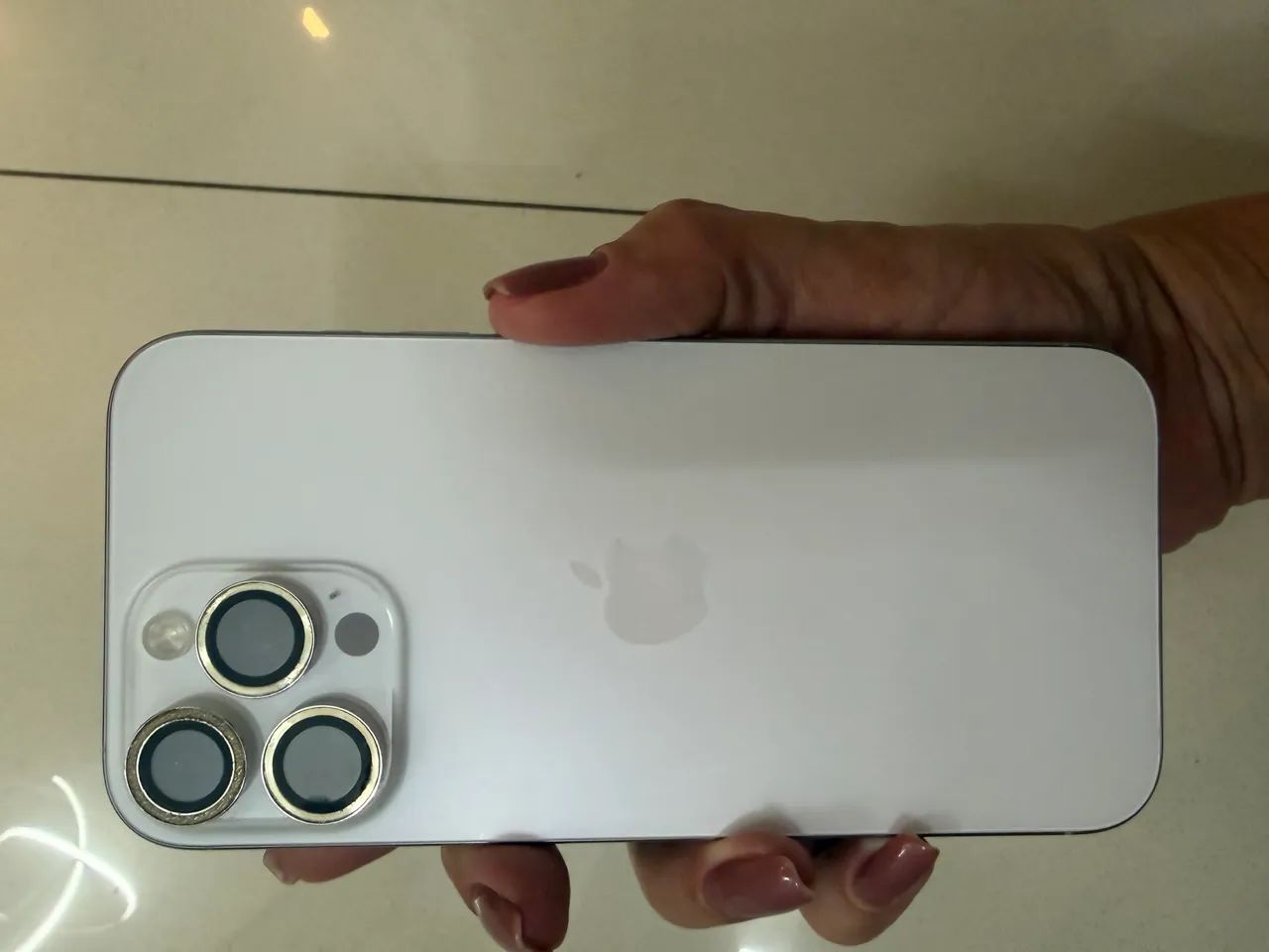 IPhone 16 Pro Max Branco 256 g bateria 90%  - Foto 2