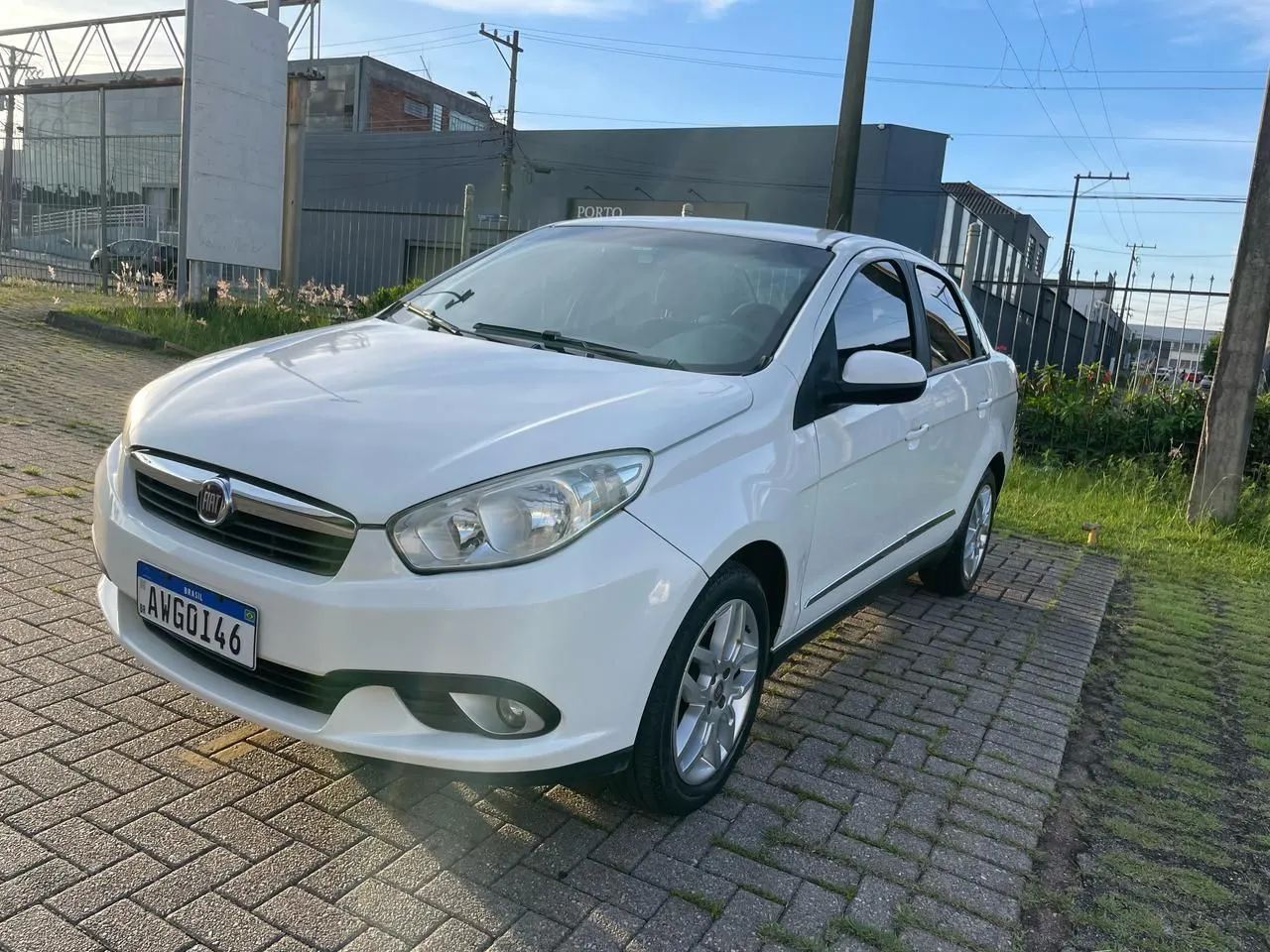 Fiat Grand Siena Grand Siena ESSENCE Dual. 1.6 Flex 16V 2013