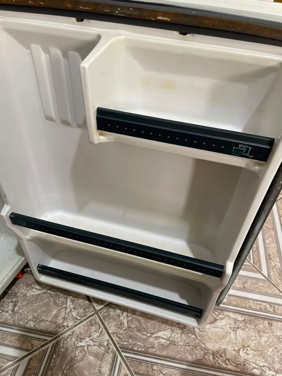 FRIGOBAR