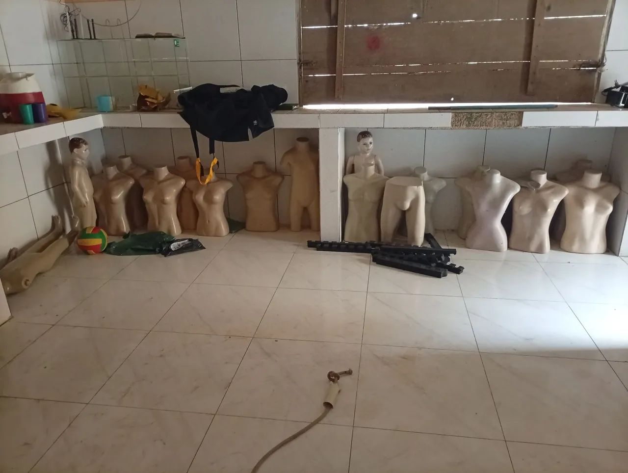Vendo todos esses manequins 250$ - Foto 2