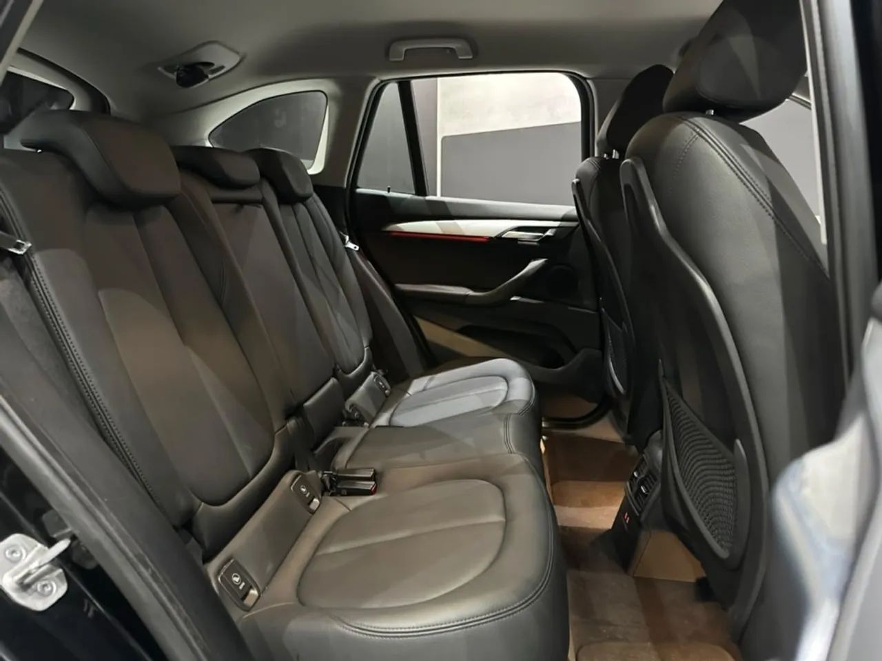 BMW X1 SDRIVE 20i X-Line 2.0 TB Aut., foto 10 de 20