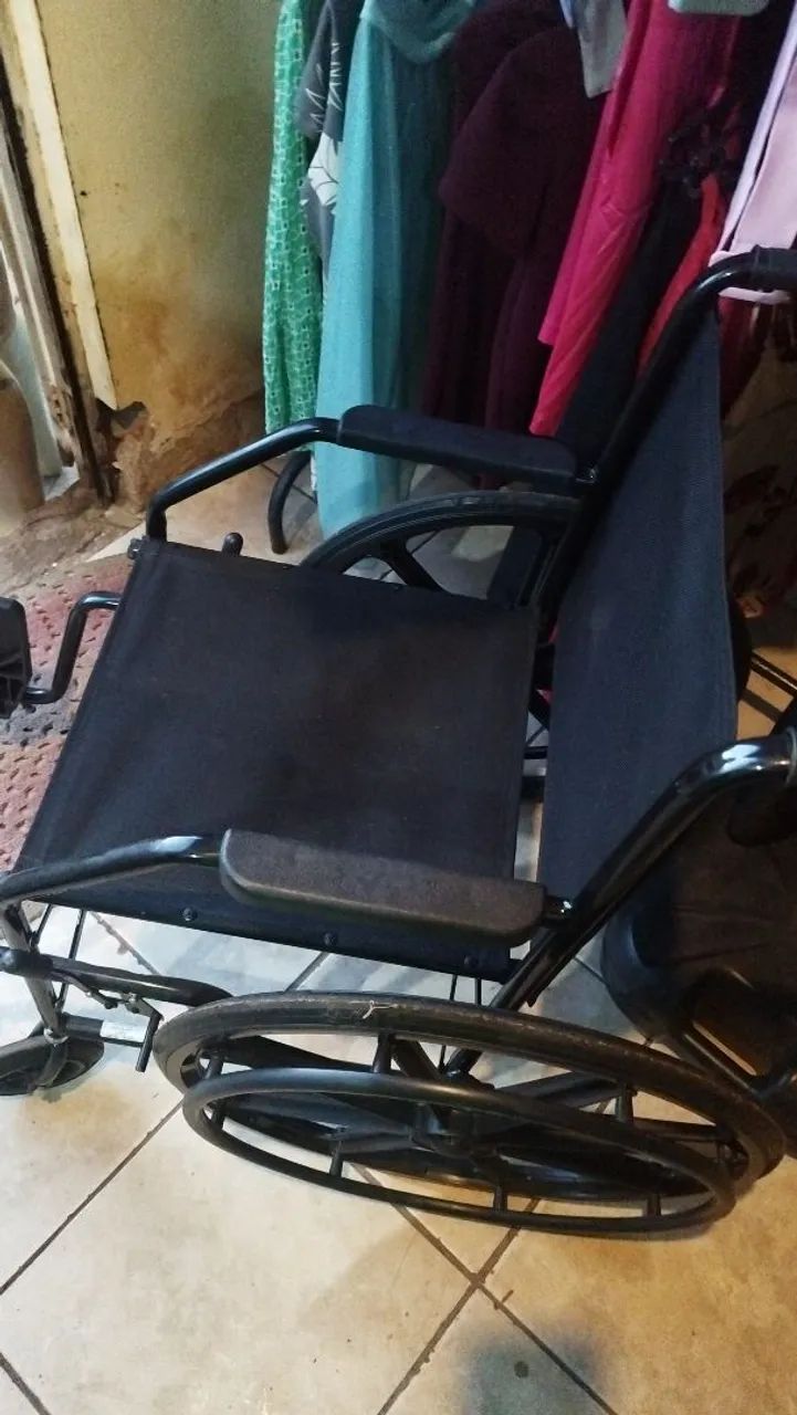 2 Cadeira de Rodas/Banho * - Foto 3