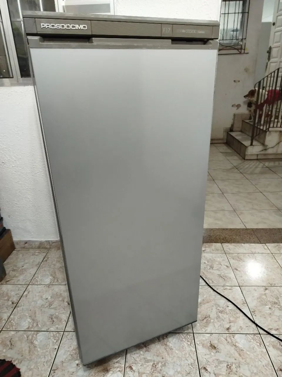 Freezer Prosdócimo funcionando perfeitamente 