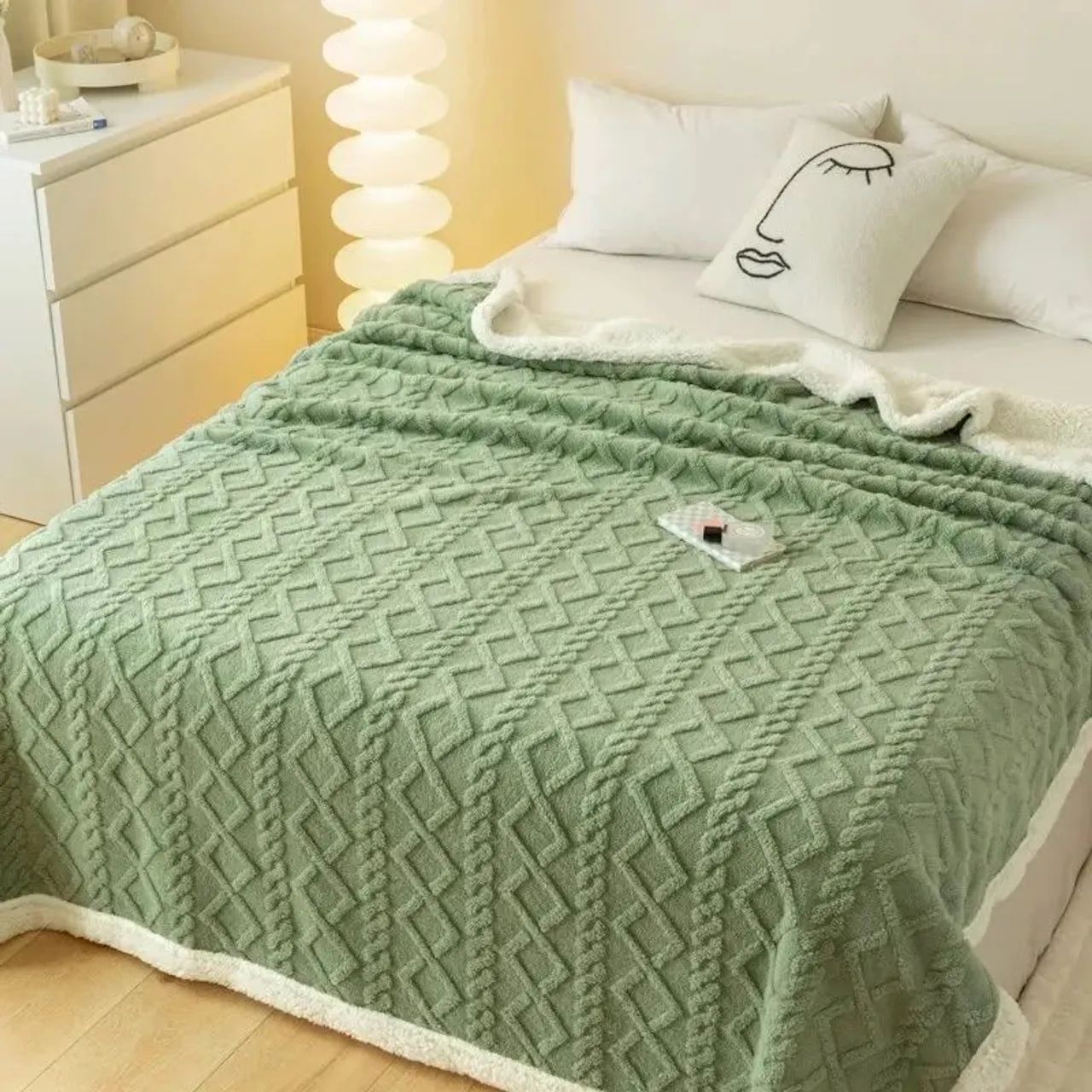 Cama, mesa e banho  - Foto 2