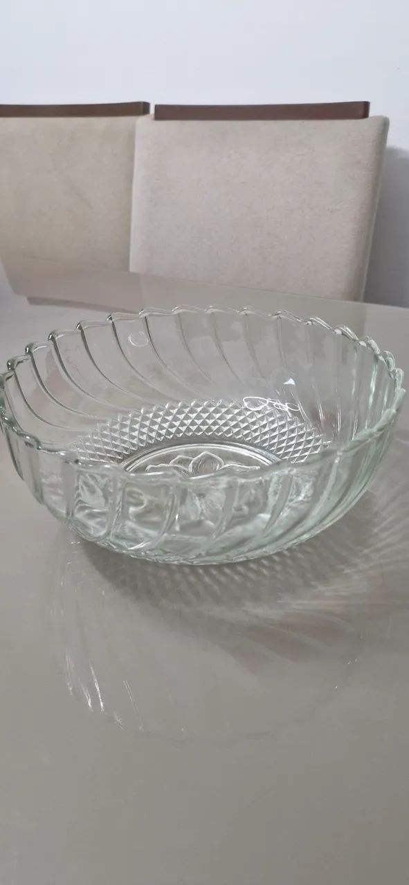 Tigela de vidro decorada cristal