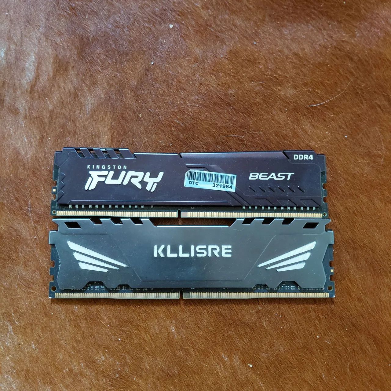 Vendo memória ram 2x4 DDR4 PC (FUNCIONANDO)