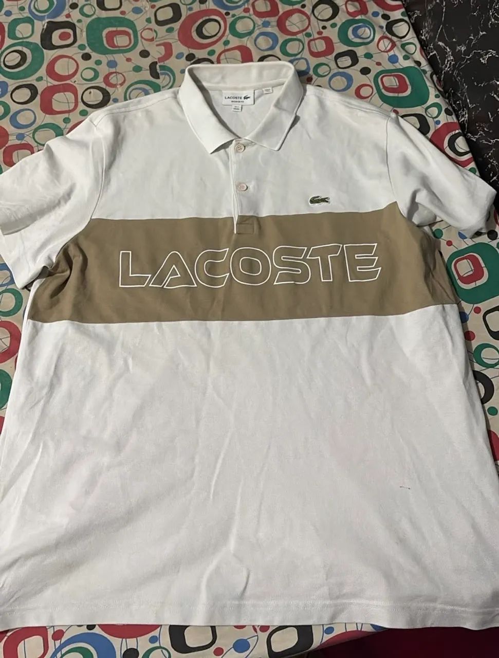 Polo Lacoste Letreiro
