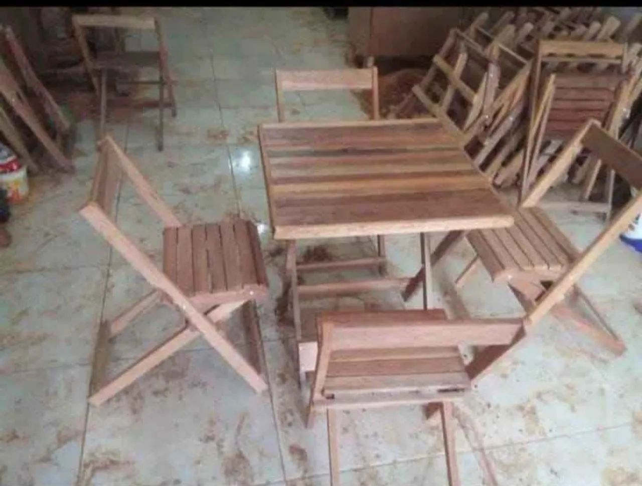 Alugo mesas e cadeiras
