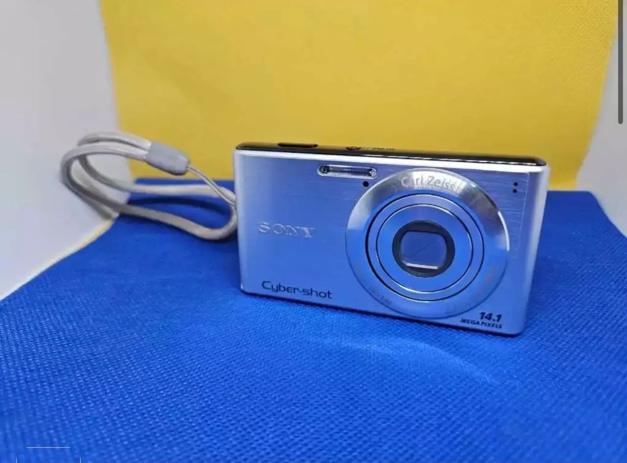 Sony Cyber-shot 14.1MP ? Compacta, estilosa e perfeita pro dia a