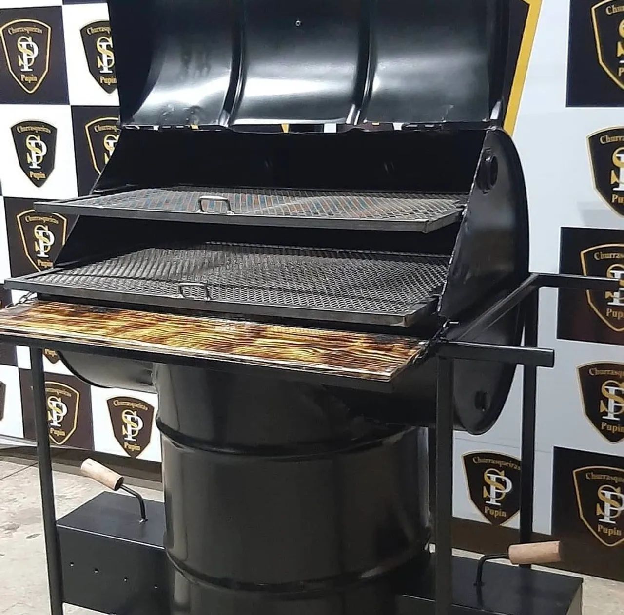 Churrasqueira para defumação e a bafo 