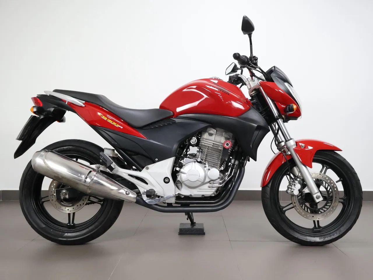 HONDA CB 300R