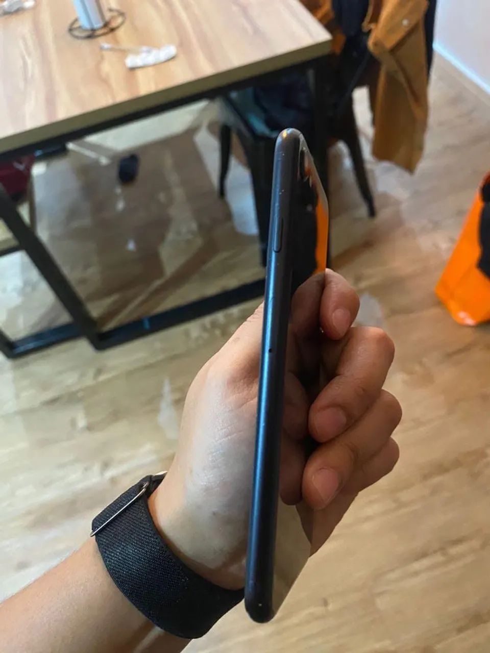 IPhone SE 2020 PERFEITO ESTADO - Foto 2