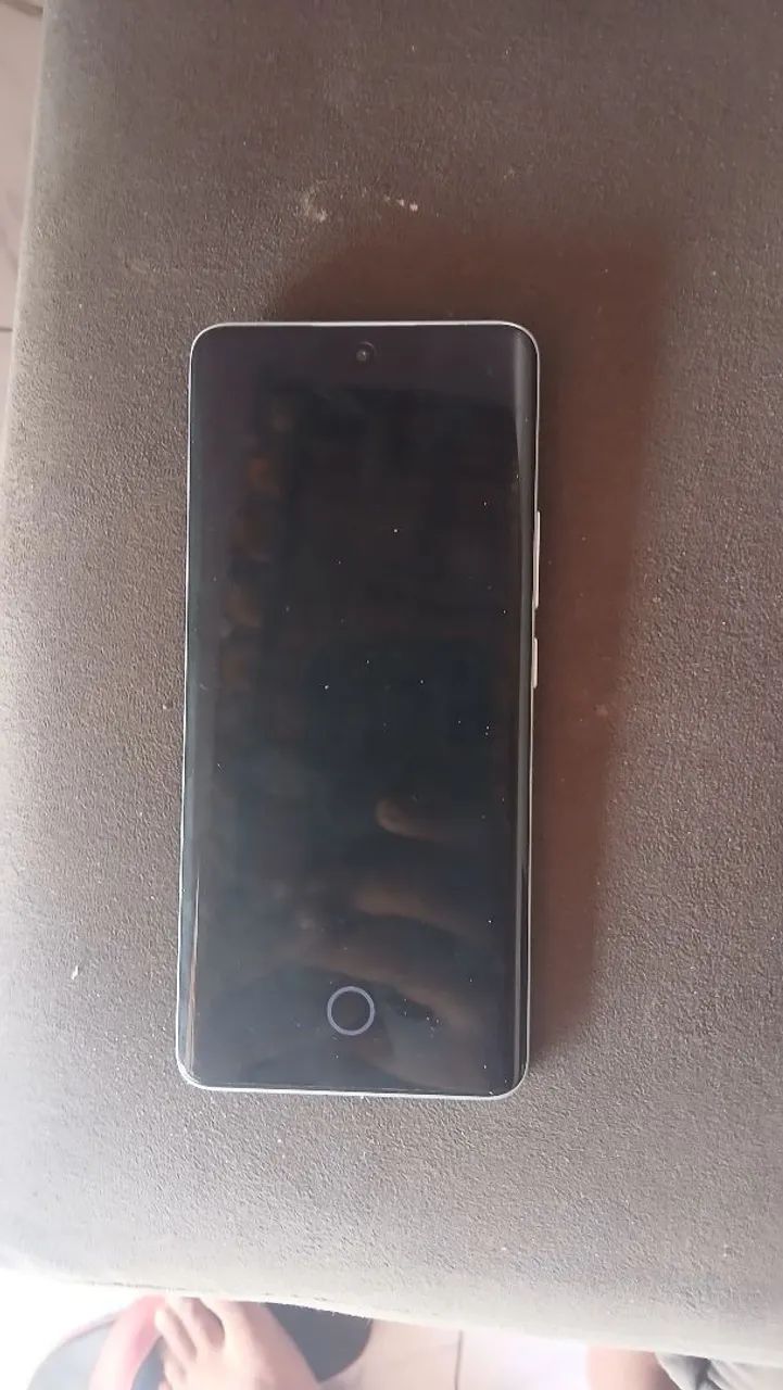 Poco m8 semi novo