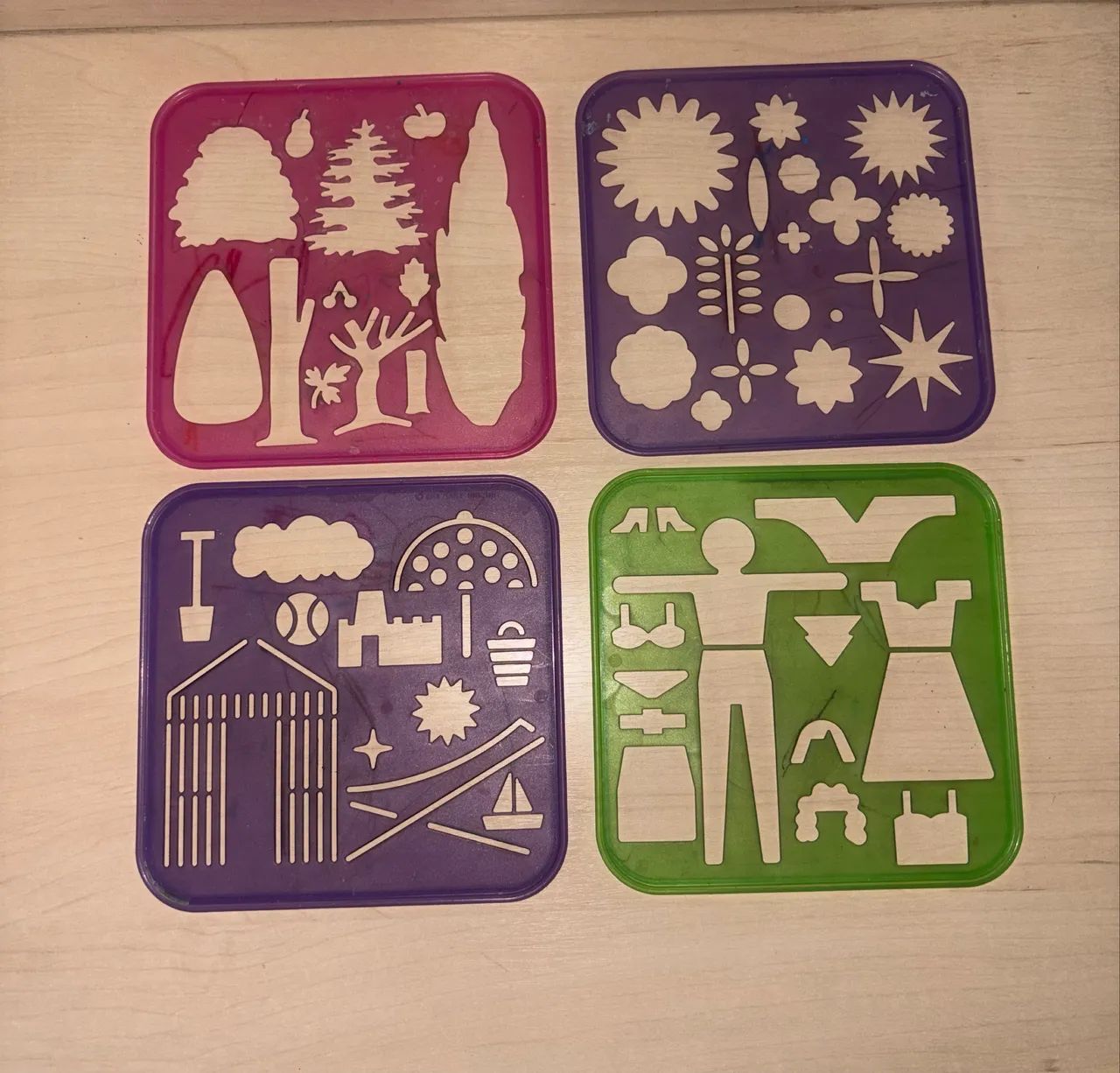Moldes de desenho- material pedagógico