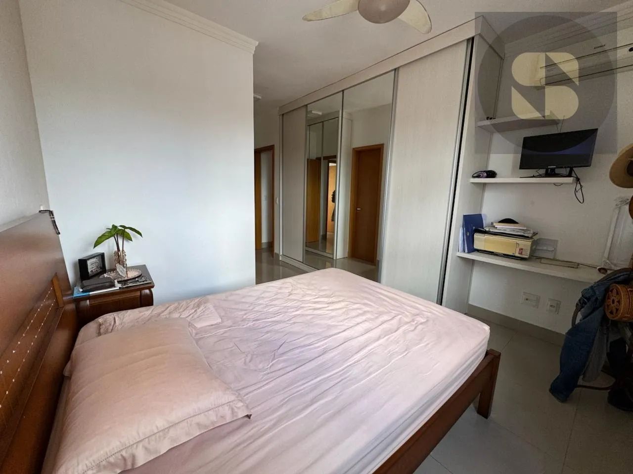 Apartamento em Goiabeiras, Cuiabá com 3 Dormitórios e Suíte - Foto 3