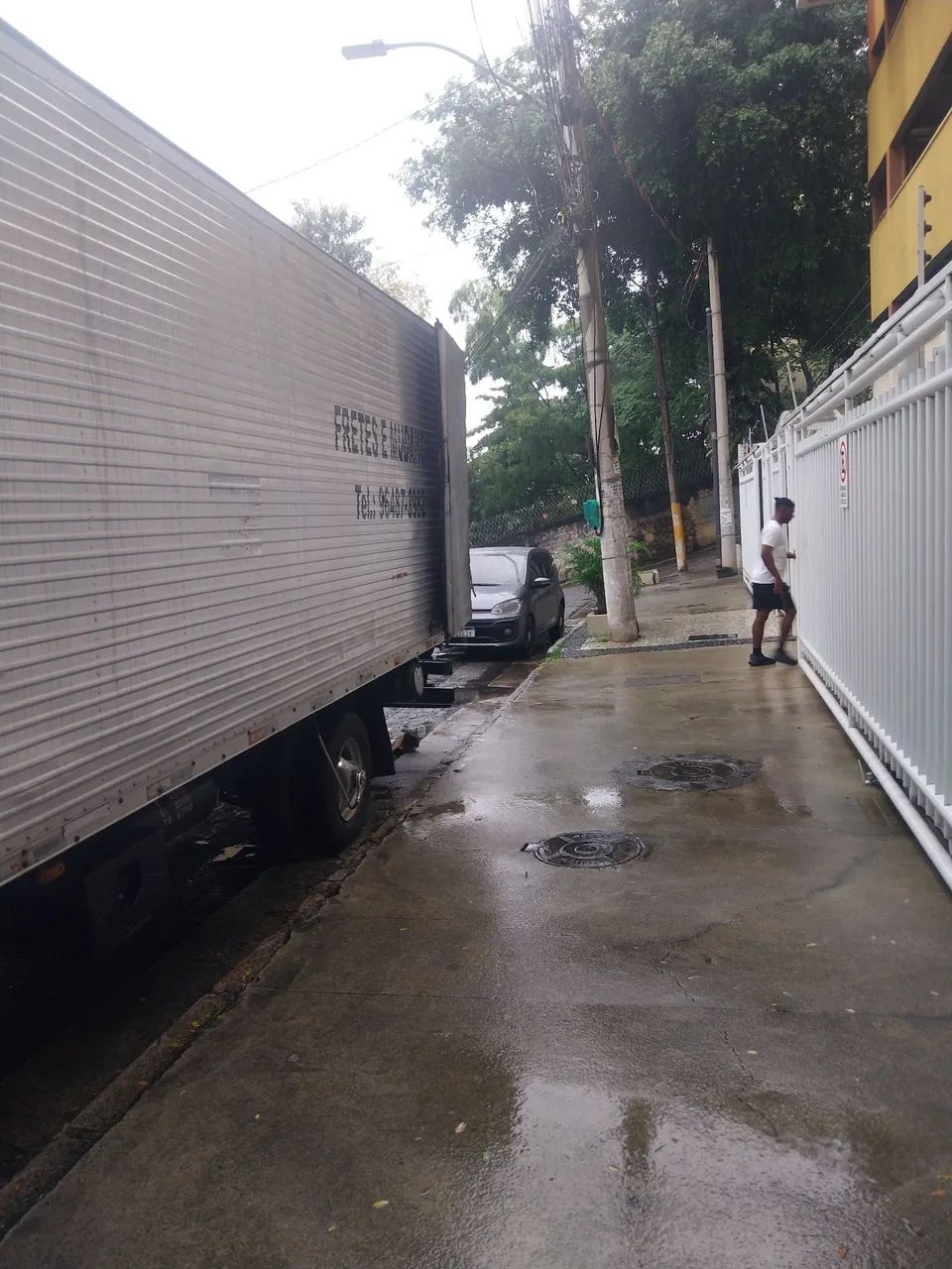 Fretes e mudanças caminhão baú 5.50mts - Foto 3