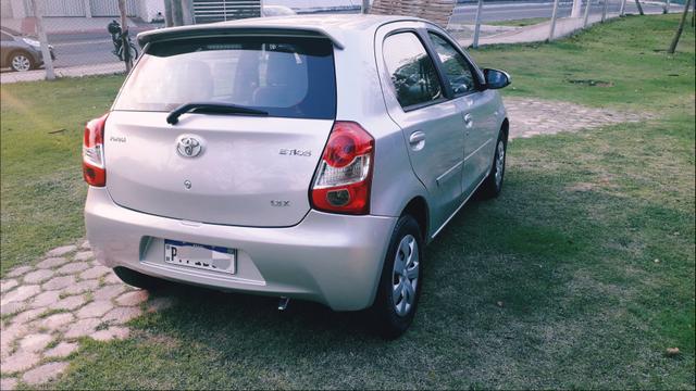 Toyota Etios HATCH 1.3 2015/ 2015 >Aceita troca menor valor - Foto 2