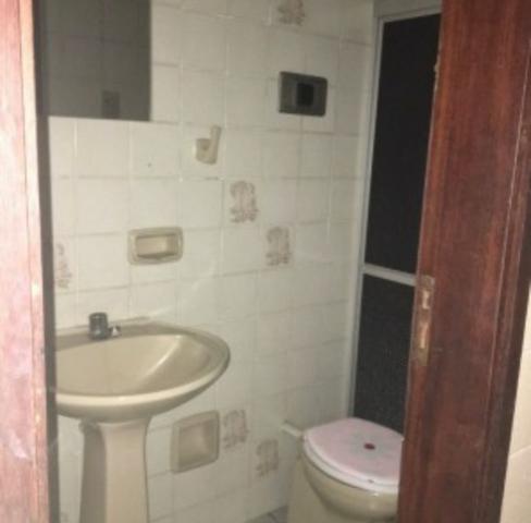 Aluga-se apto semi mobiliado no centro, 2 quartos - Foto 16