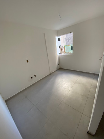 Quarto/Sala e 02 Quartos, na 3ª Quadra da Praia de Jatiuca. Com Área de Lazer - Foto 10