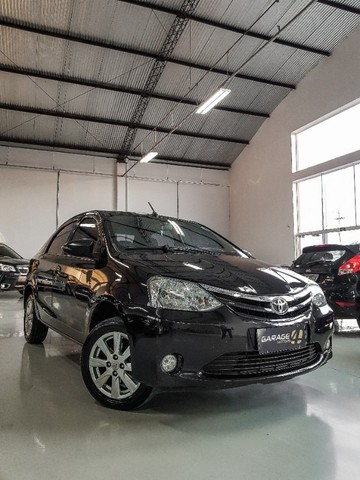 TOYOTA ETIOS SEDAN XLS 1.5 AT. 2017 PRETO COMPLETO