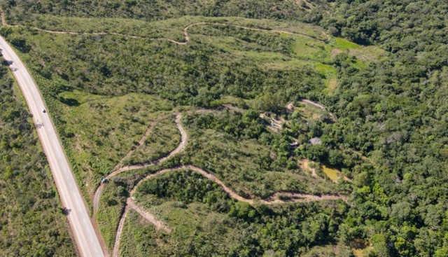 Maravilhosa Chácara com córrego com 4 hectares  - Foto 4