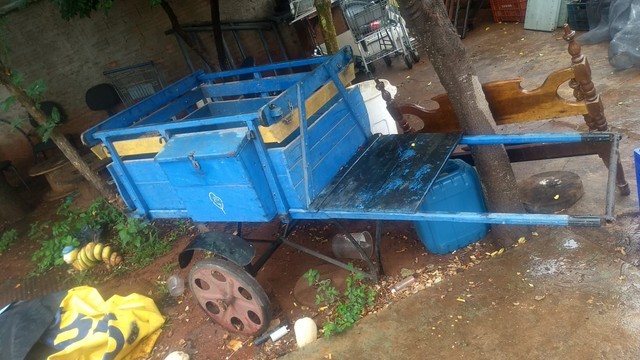 Carrocinha antiga pequena