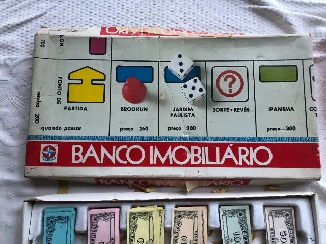 Tabuleiro do jogo Banco Imobiliário Cidade Olímpica.